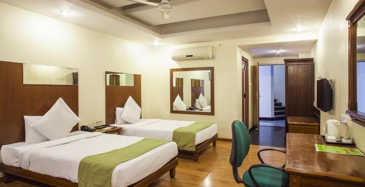 Sandhya Hotel Hyderabad Exterior foto